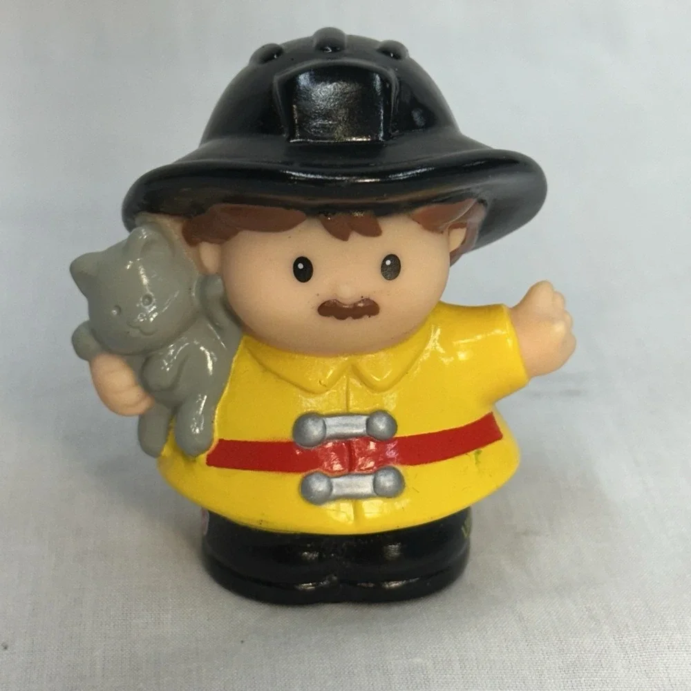 Fisher Price Little People Fireman Firefighter For Fire Truck Fire Man W/‎ Cat